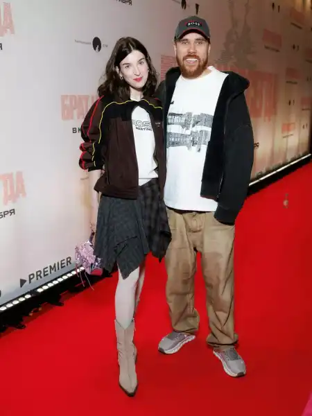 / Світська хроніка Олексій Вчитель, Валерія Гай Германіка та інші зірки кіно на прем'єрі фільму "Брат назавжди" | INFBusiness