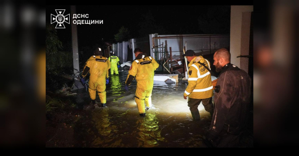 30 вересня Одеса та Одеська область пережили жахливу негоду. Майже за сім годин в Одесі випала двомісячна кількість опадів. Зливові каналізації та каналізаційні системи фізично не здатні впоратися з таким потоком води. Сильні зливи затопили Одесу: є жертви (фото, відео) | INFBusiness