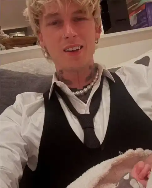 / Зіркові пари Меган Фокс і Machine Gun Kelly знову разом: "Він майже щоночі проводить у неї вдома" | INFBusiness