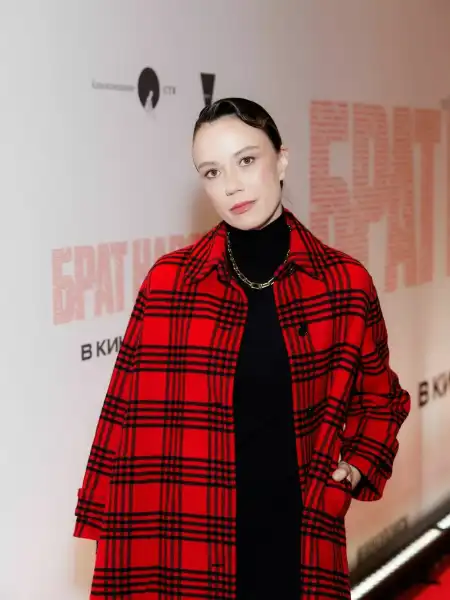 / Світська хроніка Олексій Вчитель, Валерія Гай Германіка та інші зірки кіно на прем'єрі фільму "Брат назавжди" | INFBusiness