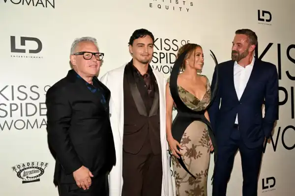 / Зіркові пари Бенніфер повернулися: Бен Аффлек та Джей Ло возз'єдналися на червоній доріжці | INFBusiness