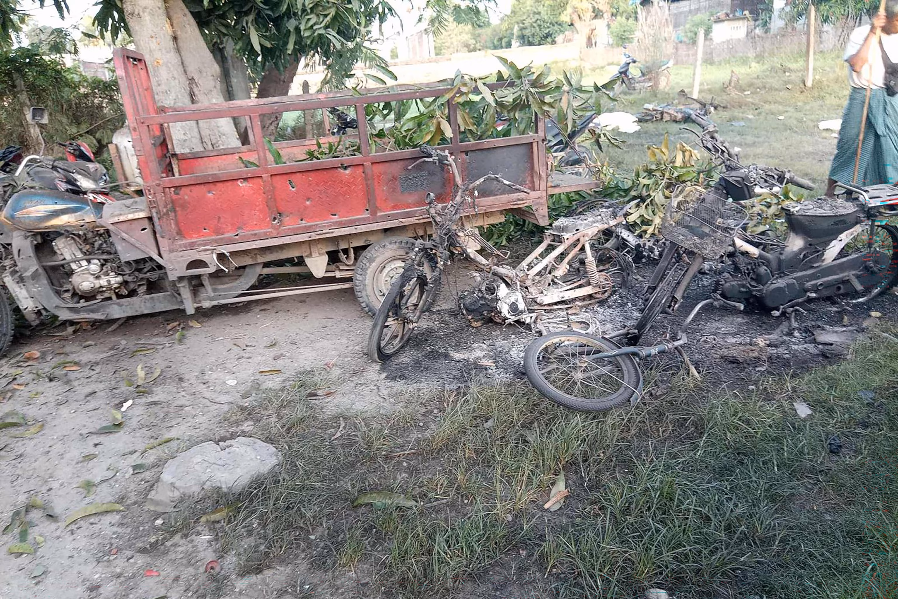 Щонайменше 18 людей загинули внаслідок військового бомбардування на буддійському фестивалі свічок у М'янмі, повідомляє правозахисна організація | INFBusiness