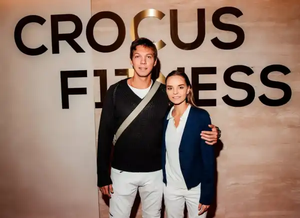 / Світська хроніка Філіп Кіркоров, Діна Аверіна та Дмитро Соловйов, Вікторія Дайнеко та інші на відкритті фітнес-клубу в центрі Москви | INFBusiness