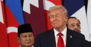 Трамп обурився через свій невдалий знімок на обкладинці Time. | INFBusiness