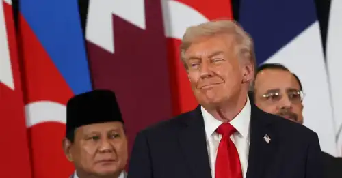 Трамп обурився через свій невдалий знімок на обкладинці Time.