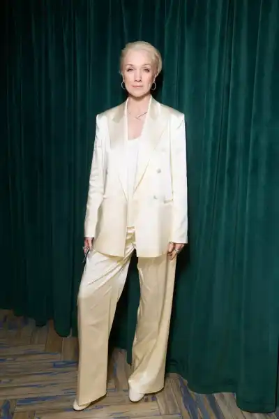 / Світська хроніка Бондарчук, Михалков, Кончаловський: прем'єра кінороману "Хроніки російської революції" | INFBusiness