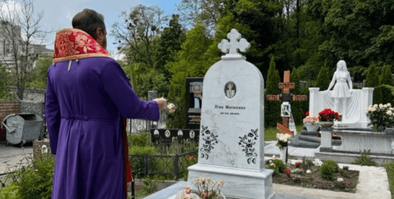 Помилку на пам'ятнику Ніні Матвієнко виправили після обурення громадськості: проте нюанс залишився, — ЗМІ | INFBusiness