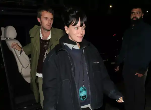 / Світська хроніка Періс Хілтон, Ріта Ора, Кара Делєвінь на модній вечірці у Франції | INFBusiness