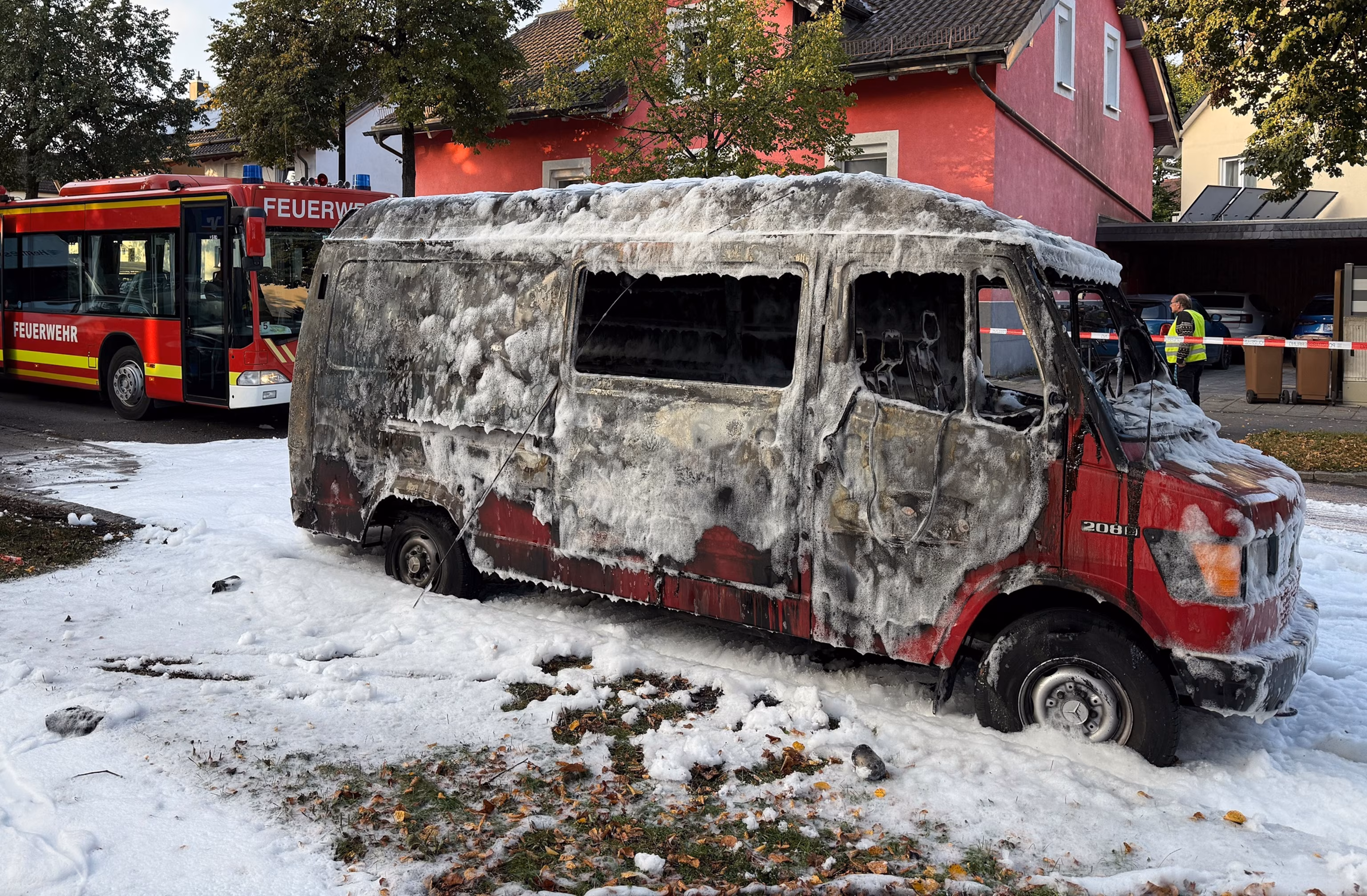 Мюнхенський Октоберфест ненадовго припинився через загрозу вибуху, пов'язану з пожежею в житловому будинку, повідомляє поліція. | INFBusiness