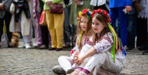 Удома надають перевагу російській: 51% юнацтва не розмовляють українською, — МінОсвіти | INFBusiness