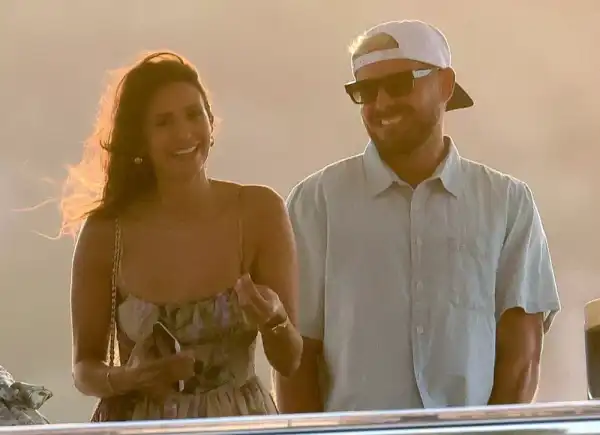 / Зіркові пари Все-таки роман: Сідні Суїні та Скутер Браун тримаються за руки на публіці | INFBusiness