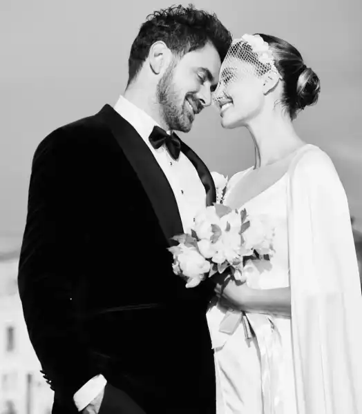 / Зіркові пари Агата Муценцієце офіційно змінила прізвище | INFBusiness