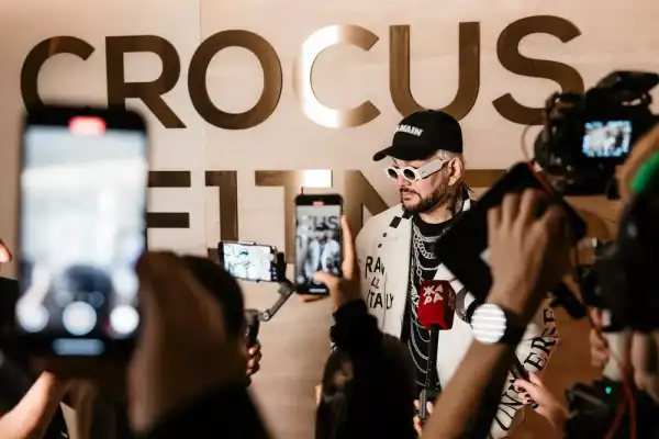 / Світська хроніка Філіп Кіркоров, Діна Аверіна та Дмитро Соловйов, Вікторія Дайнеко та інші на відкритті фітнес-клубу в центрі Москви | INFBusiness