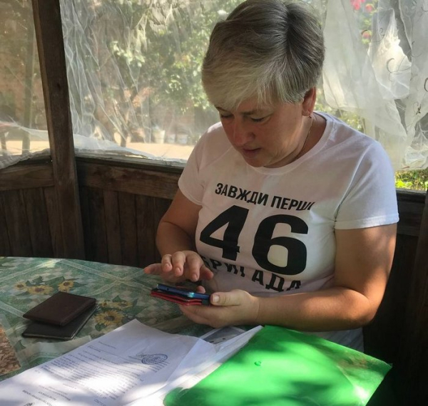 Мати Вадима - Віра Стадченко Його поховали в іншій області: солдата, який три роки вважався зниклим безвісти, перепоховали в Житомирській області, але його родичі досі мають сумніви | INFBusiness