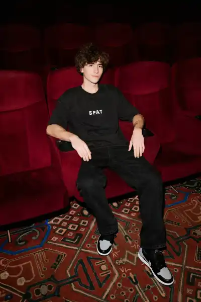 / Світська хроніка Олексій Вчитель, Валерія Гай Германіка та інші зірки кіно на прем'єрі фільму "Брат назавжди" | INFBusiness