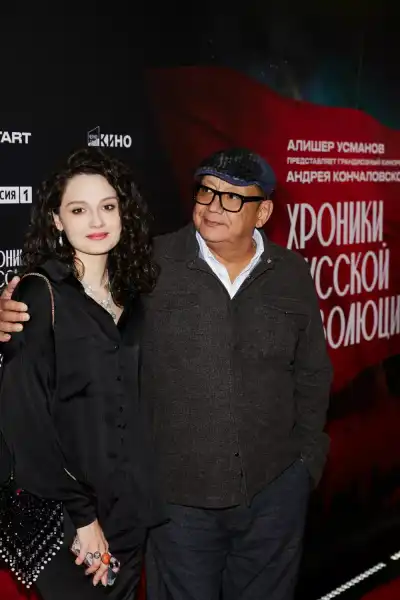 / Світська хроніка Бондарчук, Михалков, Кончаловський: прем'єра кінороману "Хроніки російської революції" | INFBusiness