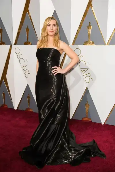 / Новини про зірок Кейт Уінслет відзначила 50-річчя | INFBusiness