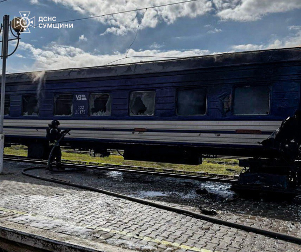 Показали жахливі наслідки смертельної атаки на станцію та пасажирські поїзди в Шостці (фото, відео) | INFBusiness