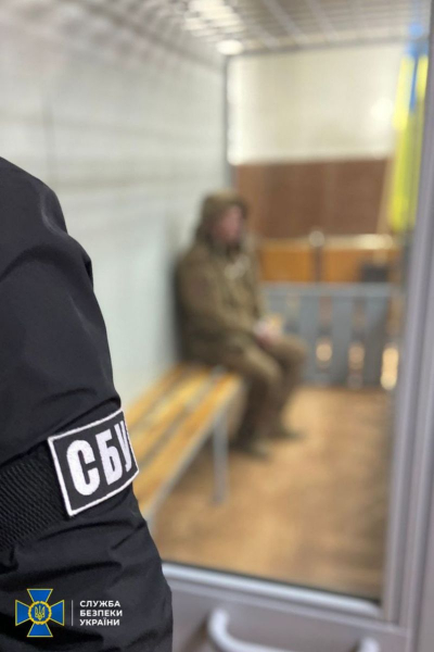 В Україні продовжується протидія колабораціонізму. Служба безпеки України затримала двох агентів фсб, котрі надавали координати для російських атак по Дніпропетровській та Запорізькій областях. Про це поінформували у відомстві. Очільник університетської безпеки у Дніпрі наводив російські ракети на військові цілі в області (фото) | INFBusiness