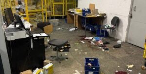 Вибух в "Укрпошті": митники ідентифікували відправника та виявили ще один сумнівний пакунок. | INFBusiness