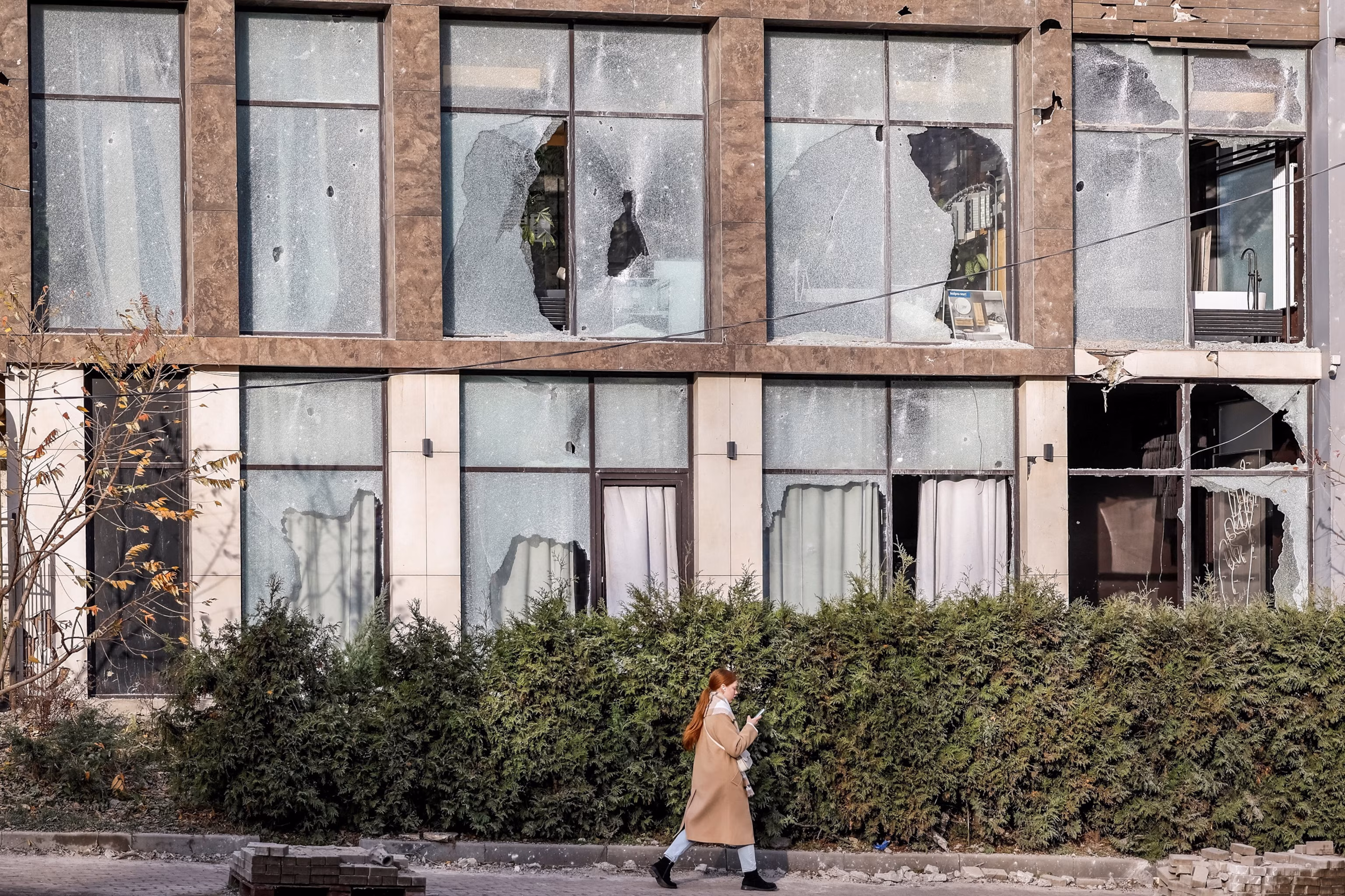 Міністр армії США прибув до Києва для переговорів на високому рівні щодо відновлення мирних переговорів, повідомляють військові | INFBusiness