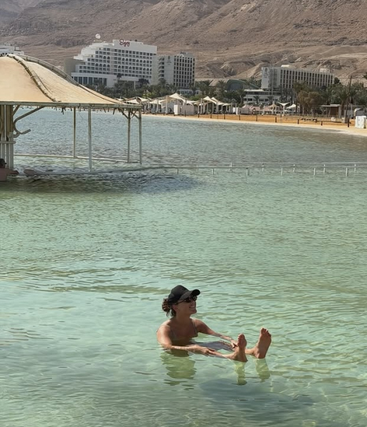 "Це вибух!": Зіркова акторка в захваті від канікул | INFBusiness