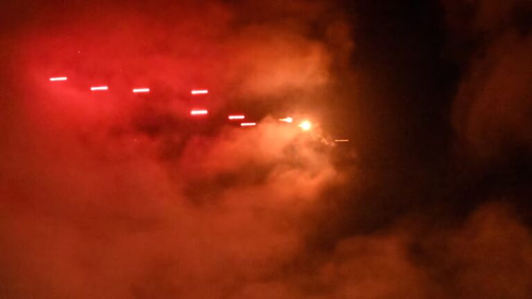 6 осіб загинули внаслідок “дощу” російських ракет у Києві, повідомляють українські чиновники