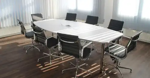 Необхідна, та безрезультатна: у чому суть наглядової ради та чому її вважають марнотратством