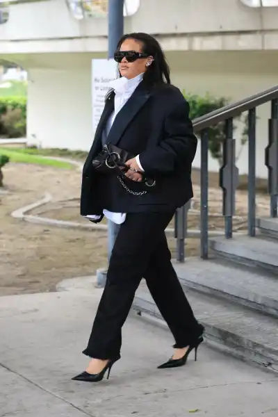 / Новини про зірок Ріанна відвідала загс після народження третьої дитини | INFBusiness