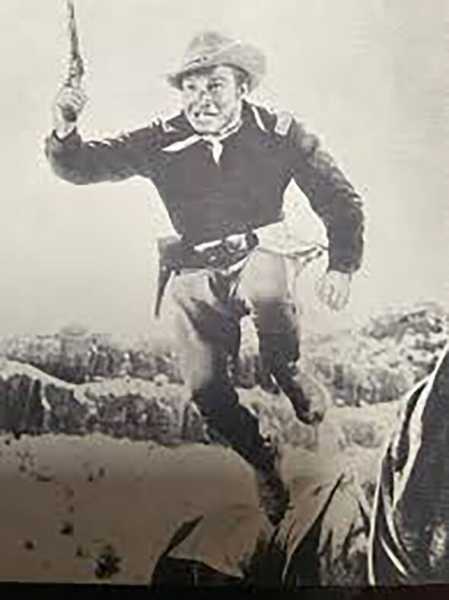 Джон Пікард був одним із найвидатніших акторів свого часу, знявшись у низці вестернів та драм, але його життя трагічно обірвалося у 1993 році. Поділитися статтею Поділитися статтею Facebook X LinkedIn Reddit Bluesky Email Копіювати посилання Посилання скопійовано Додати до закладок Коментарі Легенду голлівудського вестерну зарізав до смерті бик на власній фермі | INFBusiness