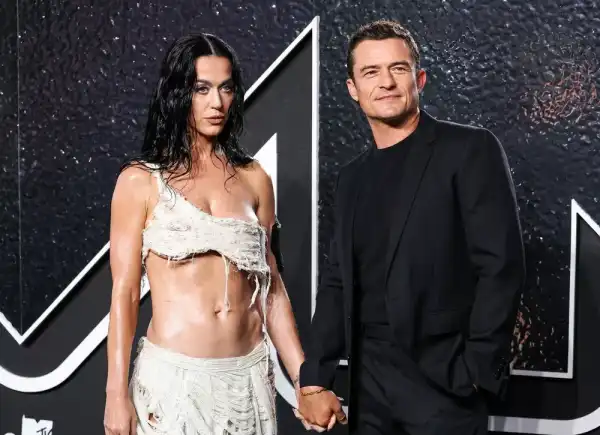 / Новини про зірок Орландо Блум жорстко висміяв політ Кеті Перрі у космос | INFBusiness