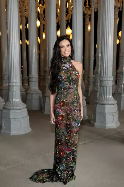 / Світська хроніка Сальма Хайєк, Періс Хілтон, Демі Мур в прозорому на LACMA Art+Film Gala 2025 | INFBusiness