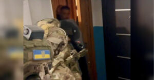 Відправляв "подарунки" з набоями: поліція схопила винного у вибуху на "Укрпошті" в Києві | INFBusiness