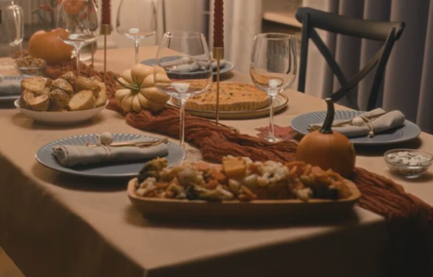 Відео Як поводитися на День подяки? Консультант з етикету має відповіді