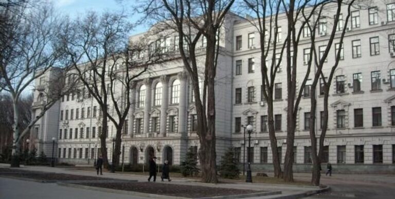 У Дніпрі накладено вето: російськомовний контент під забороною у громадських місцях.