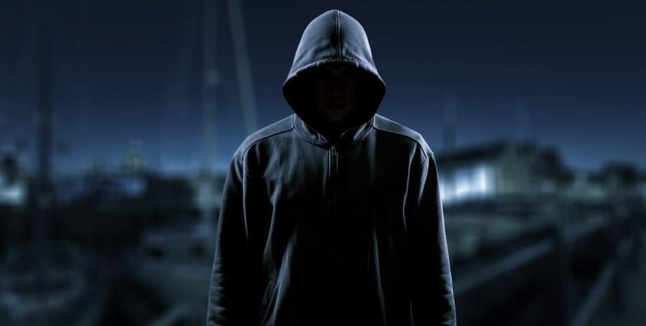 В Оболонському районі Києва: чутки про нападника з синім волоссям, що краде жіноче взуття. | INFBusiness