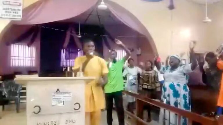 Нападники напали на церкву в Нігерії, вбивши щонайменше двох людей та викравши ще кількох