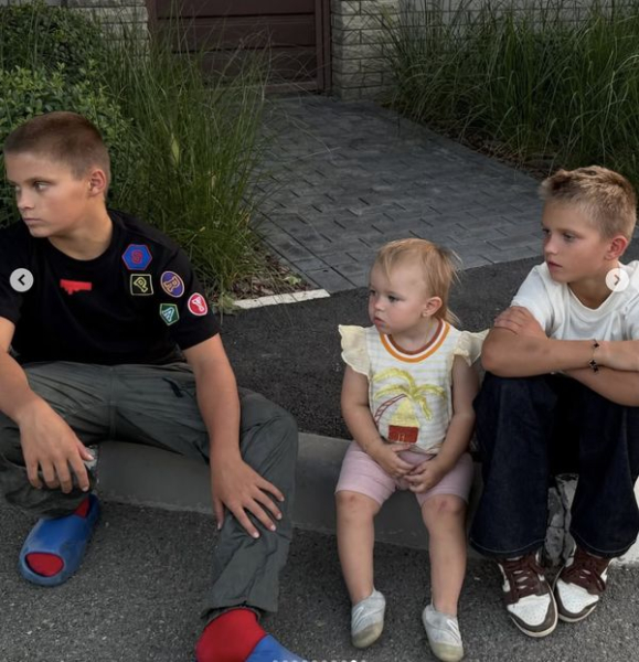 Катерина Усик уперше за тривалий період оприлюднила світлини з чотирма дітьми від боксера — нечасті кадри | INFBusiness