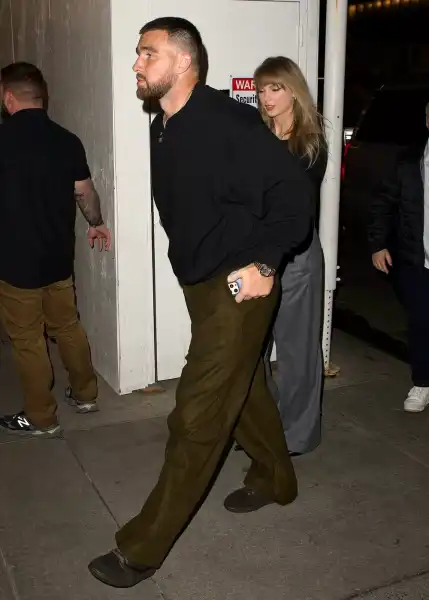 / Зіркові пари Тейлор Свіфт та Тревіс Келсі сходили на побачення у Нью-Йорку | INFBusiness