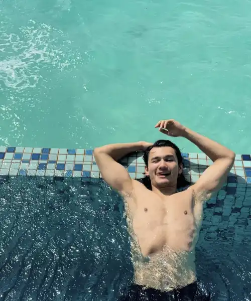 Саша Бортич продемонструвала постать на відпочинку з коханим | INFBusiness