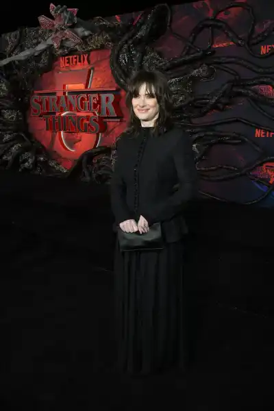 / Світська хроніка Вайнона Райдер, Міллі Боббі Браун та інші: прем'єра п'ятого сезону "Дуже дивних справ" | INFBusiness