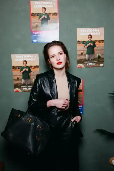 Лукер'я Ілляшенко, Міла Єршова та Святослав Рогожан: гості світського показу продовження "Пінгвінів моєї мами" | INFBusiness