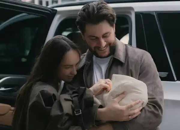 Марі Краймбрері в інтерв'ю Даві: “Скільки емоцій мені дарує наша дитина!”