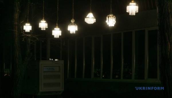 Від пів черги до двох з половиною: погодинні вимкнення електроенергії нині запроваджені безперервно по всій країні.