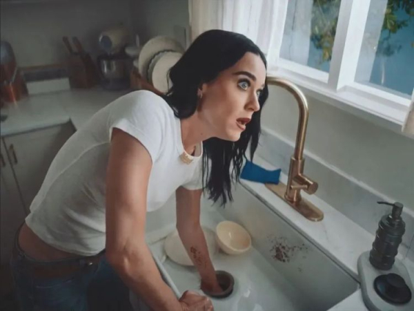 "Ти завжди мене розчаровуєш": Кеті Перрі презентувала трек про розрив з Орландо Блумом | INFBusiness