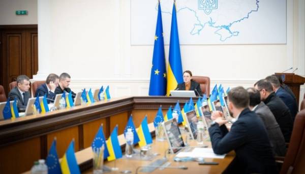 Найбільші державні фірми: “Нафтогаз”, “Укроборонпром”, “Укрзалізниця” та інші підлягають урядовій ревізії.