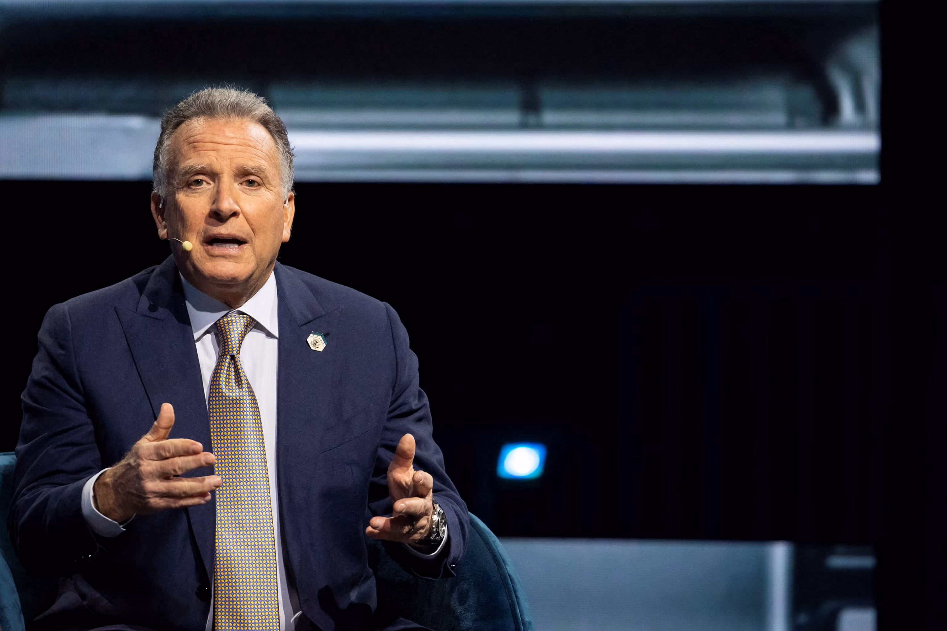 Зеленському представили 28-пунктний мирний план адміністрації Трампа між Україною та Росією | INFBusiness