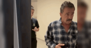 Травмованого воїна "Азову" та його жінку потовкли мешканці будинку – "дошкуляв" стукіт його ціпка. | INFBusiness