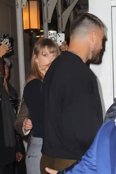 / Зіркові пари Тейлор Свіфт та Тревіс Келсі сходили на побачення у Нью-Йорку | INFBusiness