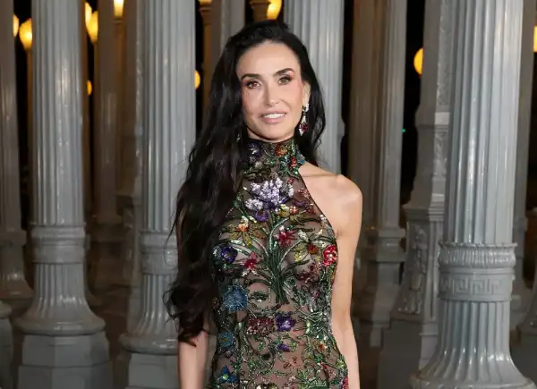 Сальма Хайєк, Періс Хілтон, Демі Мур в прозорому на LACMA Art+Film Gala 2025